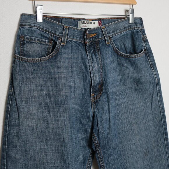 Mens Levi's 550 Relaxed Fit Medium Wash Denim Jeans Size W32 x L32 - Picture 3 of 12